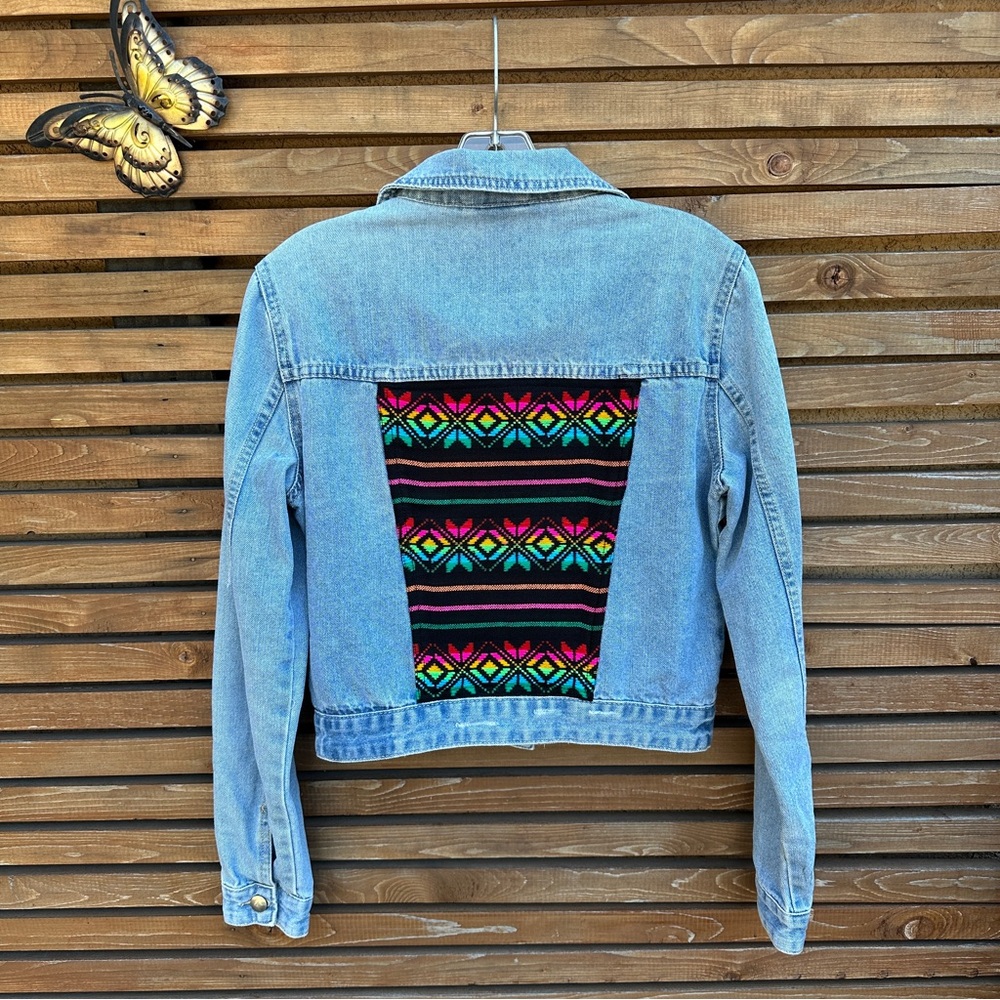 Women’s Repurposed distressed denim /Jean Jacket with Serape fabric on back sz 6